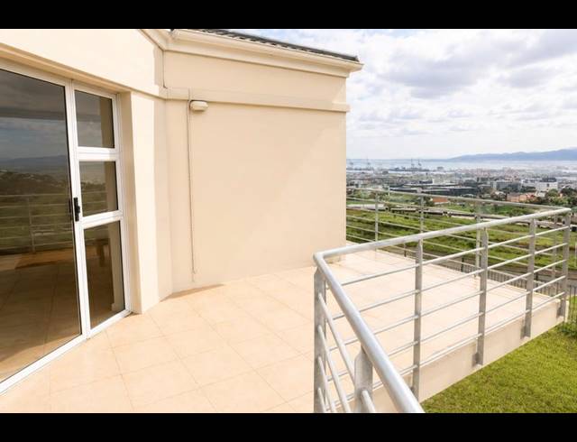 2 BEDROOM PROPERTY TO RENT IN VREDEHOEK